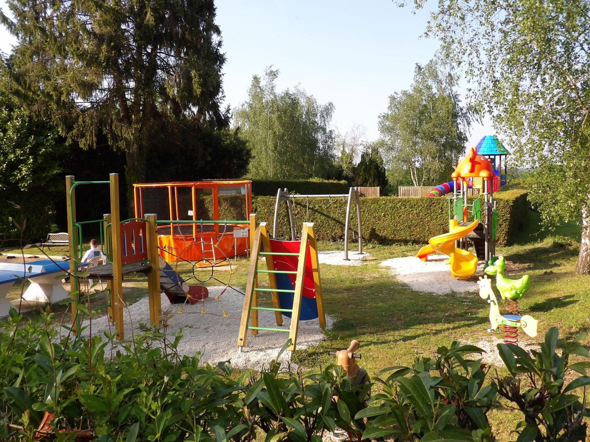 Camping Smile & Braudieres Mezieres-sous-Lavardin Exterior photo