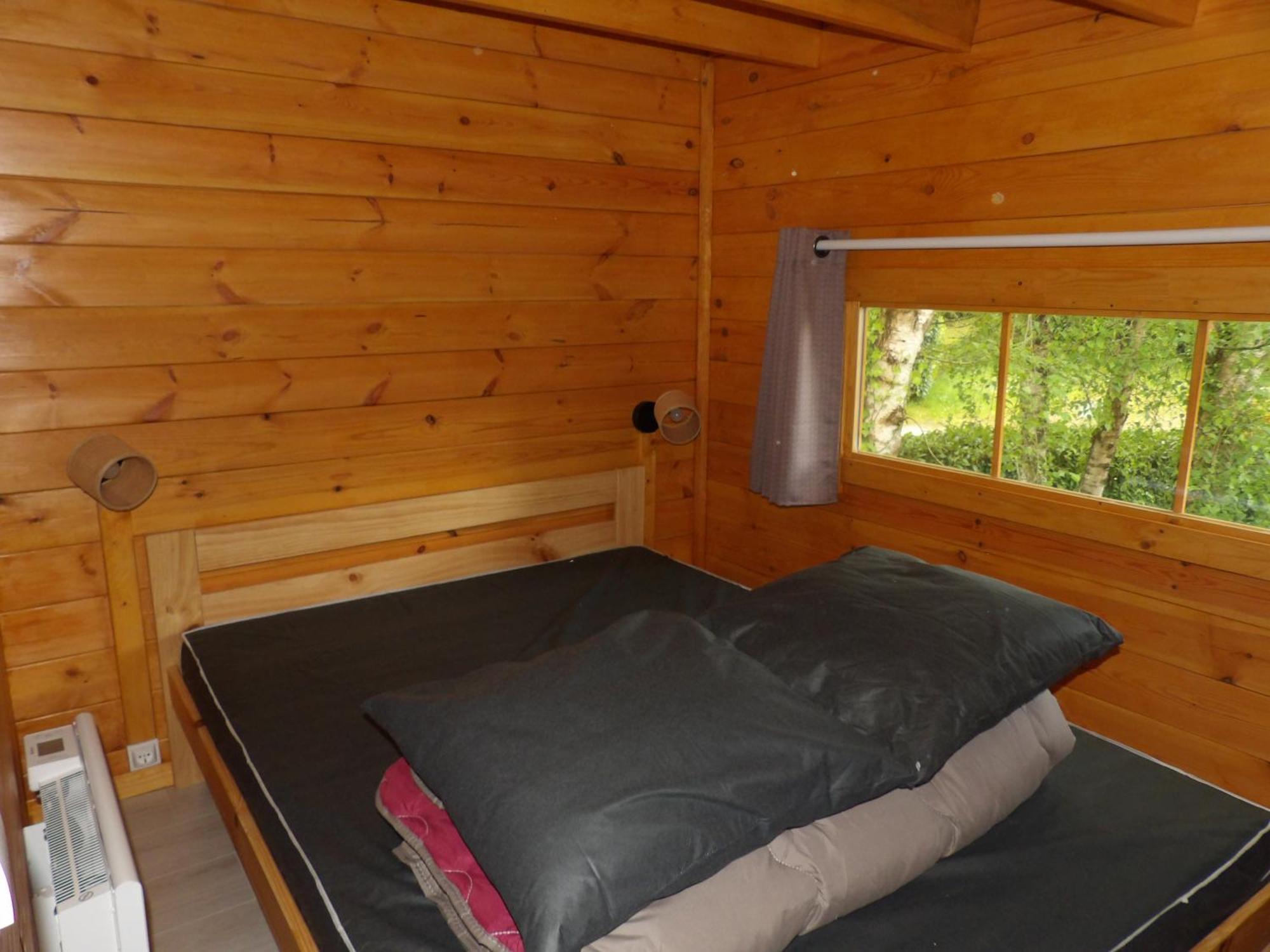 Camping Smile & Braudieres Mezieres-sous-Lavardin Exterior photo