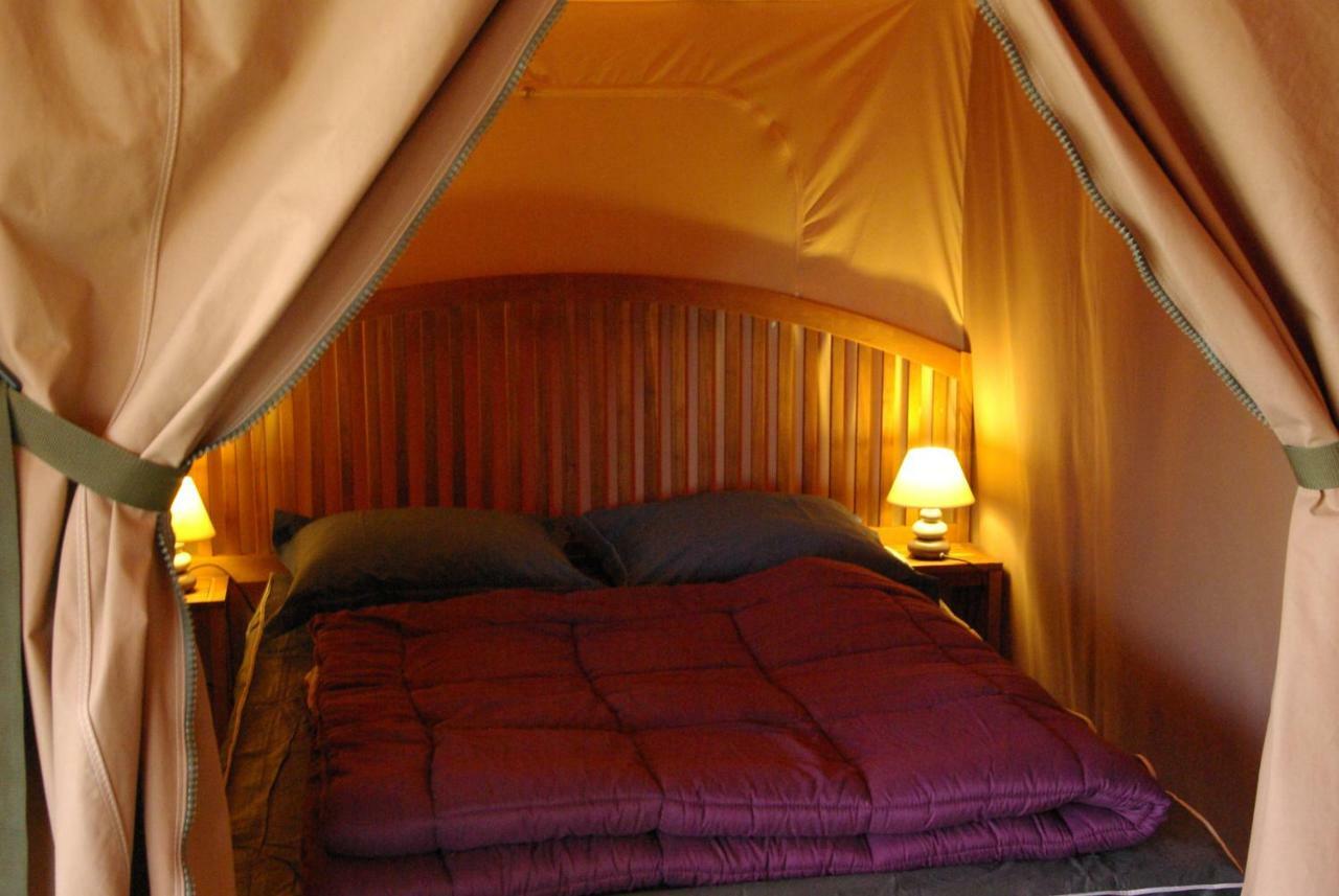 Camping Smile & Braudieres Mezieres-sous-Lavardin Exterior photo